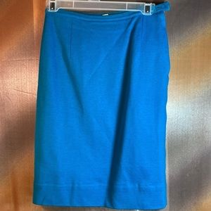 𝅺VINTAGE 60’s turquoise knit pencil skirt elastic is worn. 26” waist 116‎